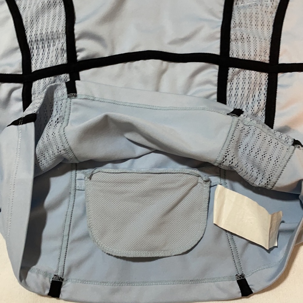 Used Reebok top - Picture 4 of 8